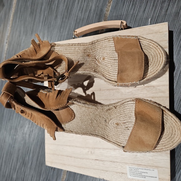 FRYE SANDAL - Picture 1 of 5